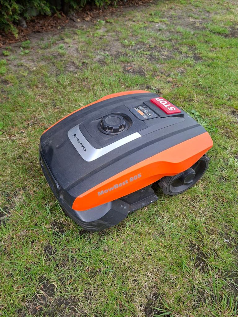 Yard Force Robotmaaier MowBast 805, Ophalen