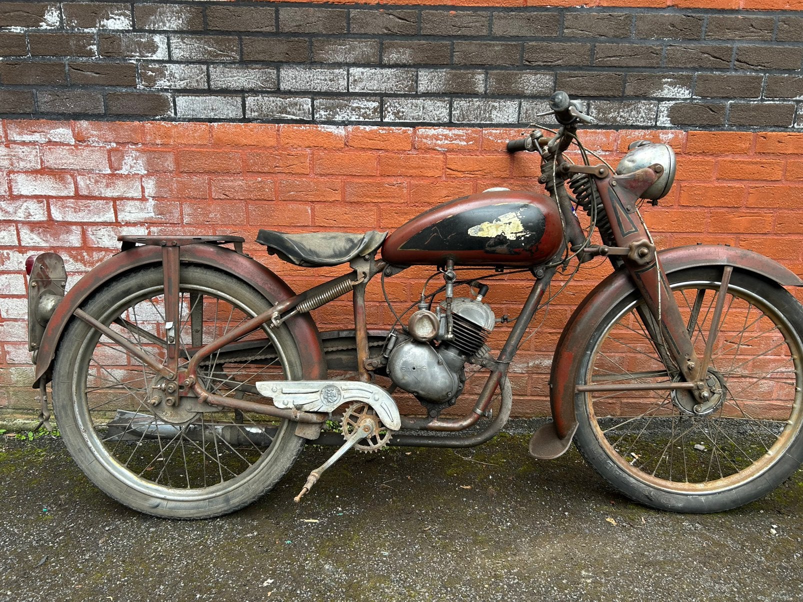 Moto belge saphir 98cc moteur bloqué pas de papier