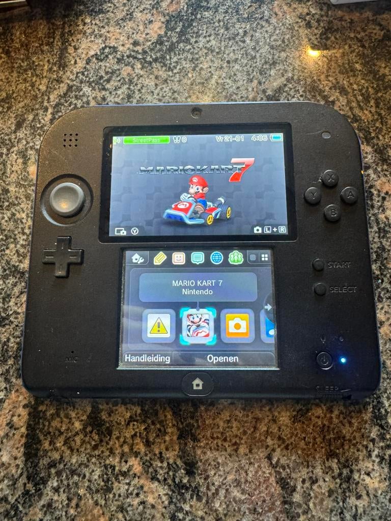 Nintendo 2ds met mariokart, Ophalen of Verzenden, Zo goed als nieuw, 2DS