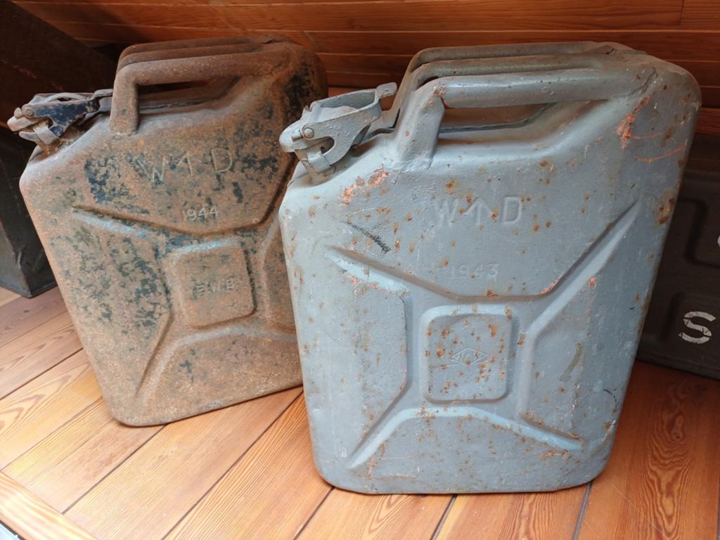 Jerrycan wo2 gedateerd 2 stuks, Ophalen, Landmacht, Overige typen
