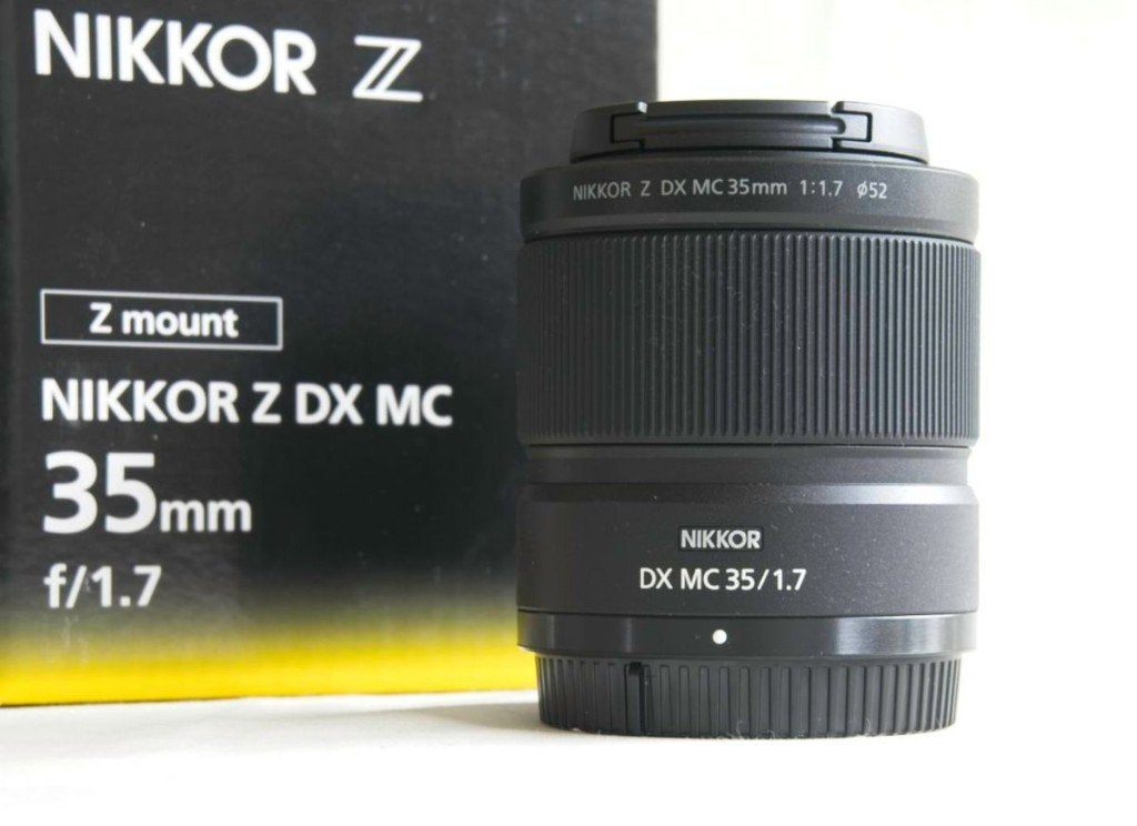 Nikon Z 35mm f1.7 DX MC, als nieuw, met garantie, Ophalen of Verzenden, Zo goed als nieuw, Macrolens