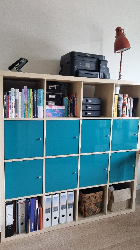 IKEA Kallax 4x4 – wit eiken met blauwe inzetdeuren, Ophalen, Gebruikt, 100 tot 150 cm, 100 tot 150 cm