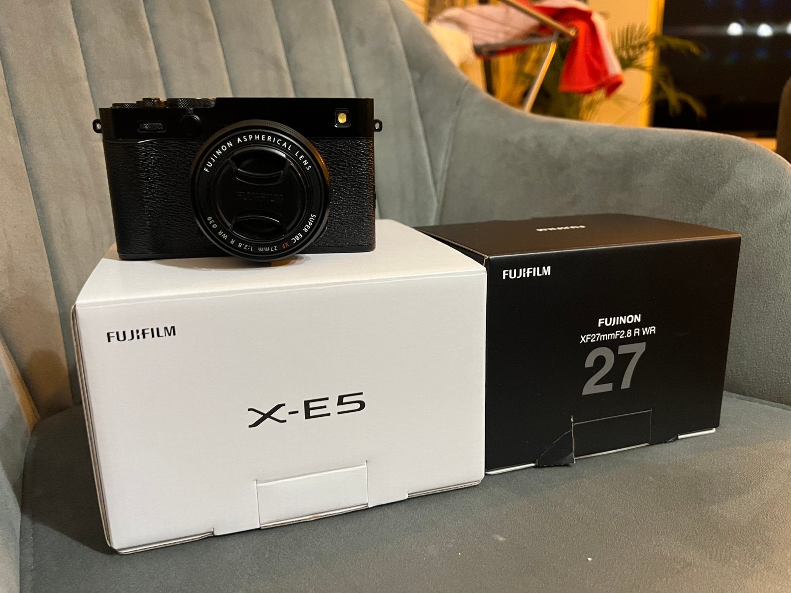 Fujifilm X-E5 + XF 27mm F2.8 + extra accessoires, Audio, Tv en Foto, Fotocamera's Digitaal, Ophalen, Zo goed als nieuw, Fujifilm