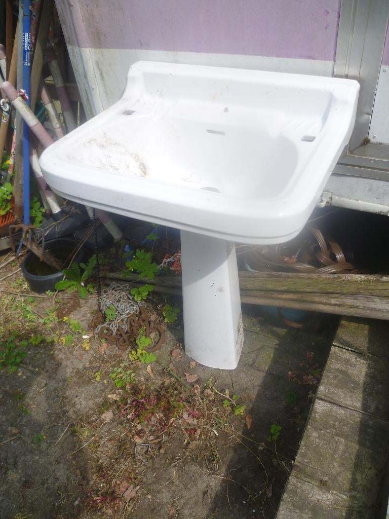 OUDE LAVABO OP VOET, Ophalen