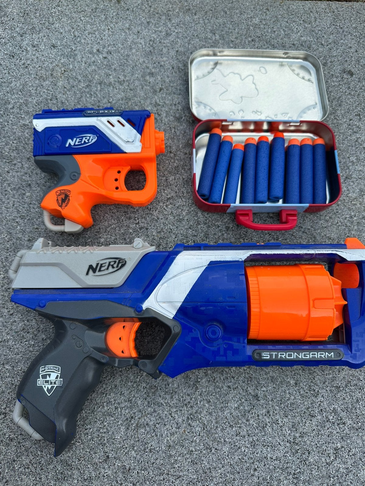 Nerf Strongarm n-strike elite + Nerf Reflex IX-1, Kinderen en Baby's, Speelgoed | Buiten | Actiespeelgoed, Ophalen, Zo goed als nieuw