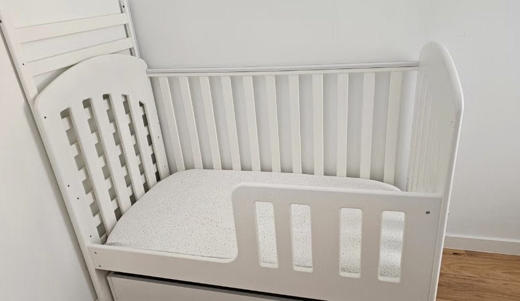 Baby bed 60x120, Kinderen en Baby's, Ophalen, Zo goed als nieuw, Minder dan 140 cm, Matras