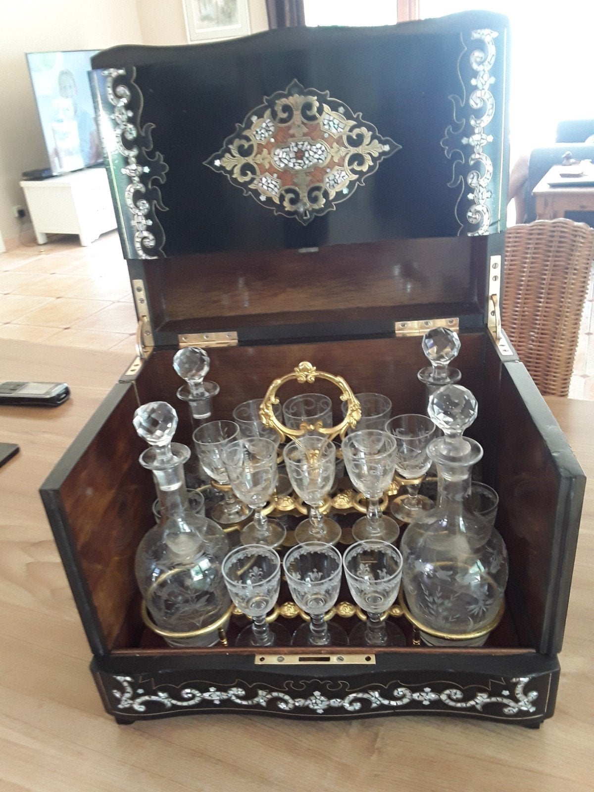 Très belle cave a liqueur Napoleon III EN PARFAIT ÉTAT, Antiquités & Art, Enlèvement ou Envoi