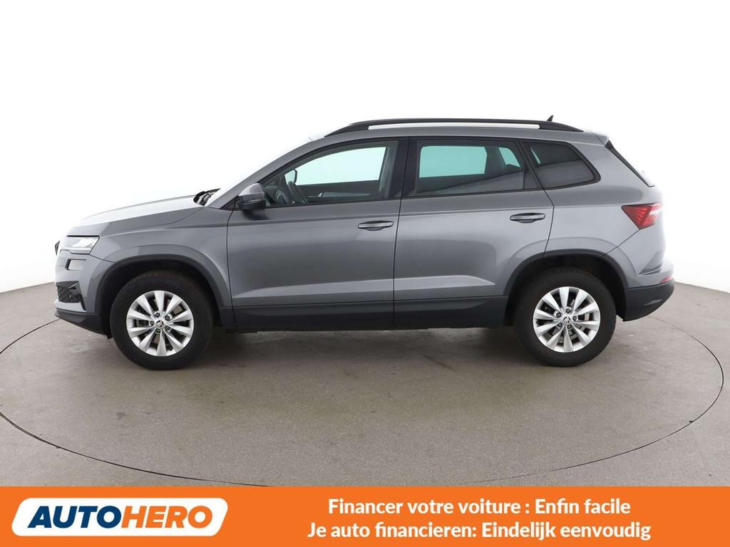 Skoda Karoq 1.5 TSI ACT Ambition (bj 2023, automaat), Auto's, Stof, Skiluik, Karoq, 5 zetels
