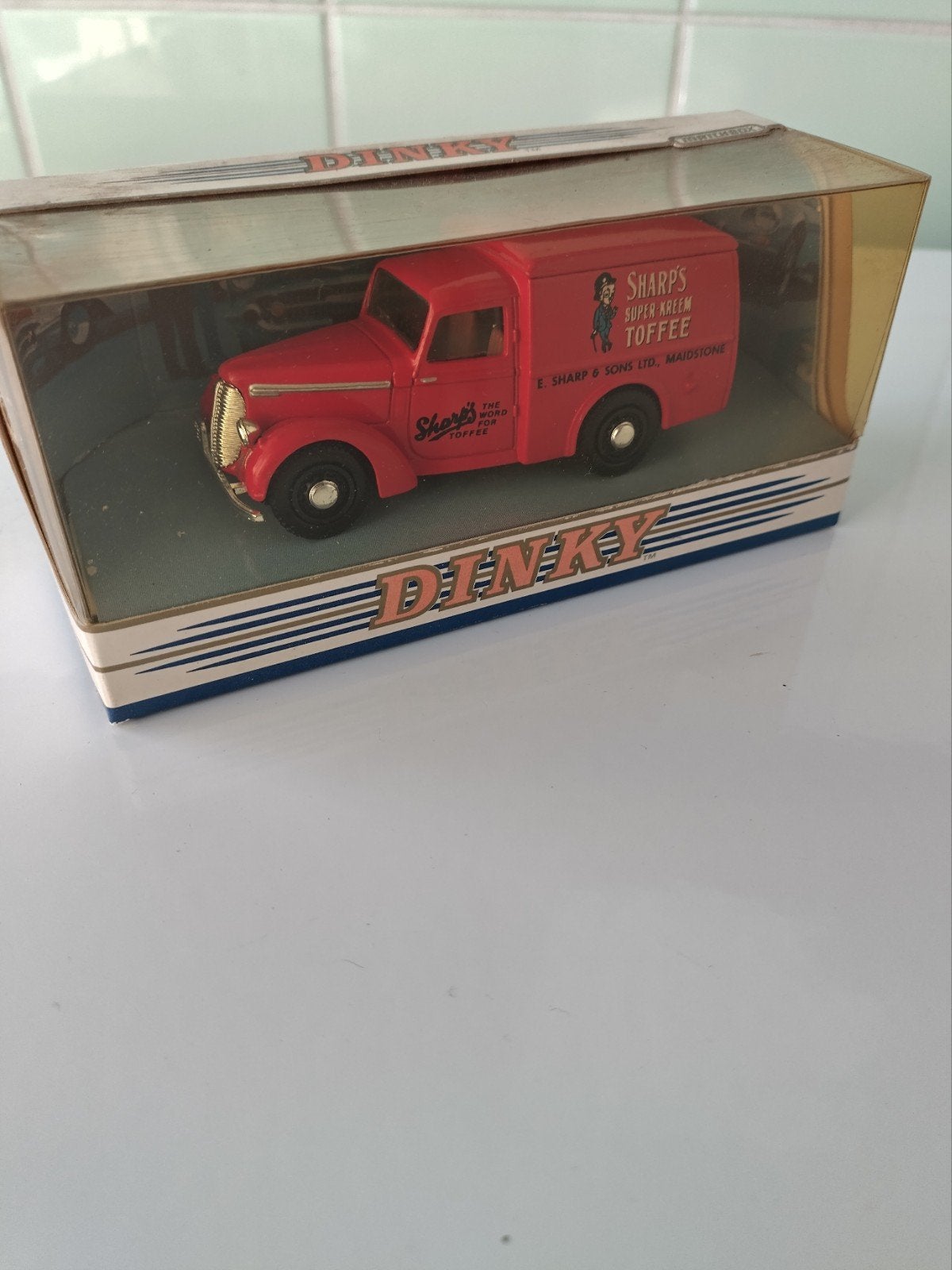 Dinky Toys Commer 8 Cwt Van AFHALING LEES BESCHRIJVING, Ophalen, Nieuw, Auto, Dinky Toys