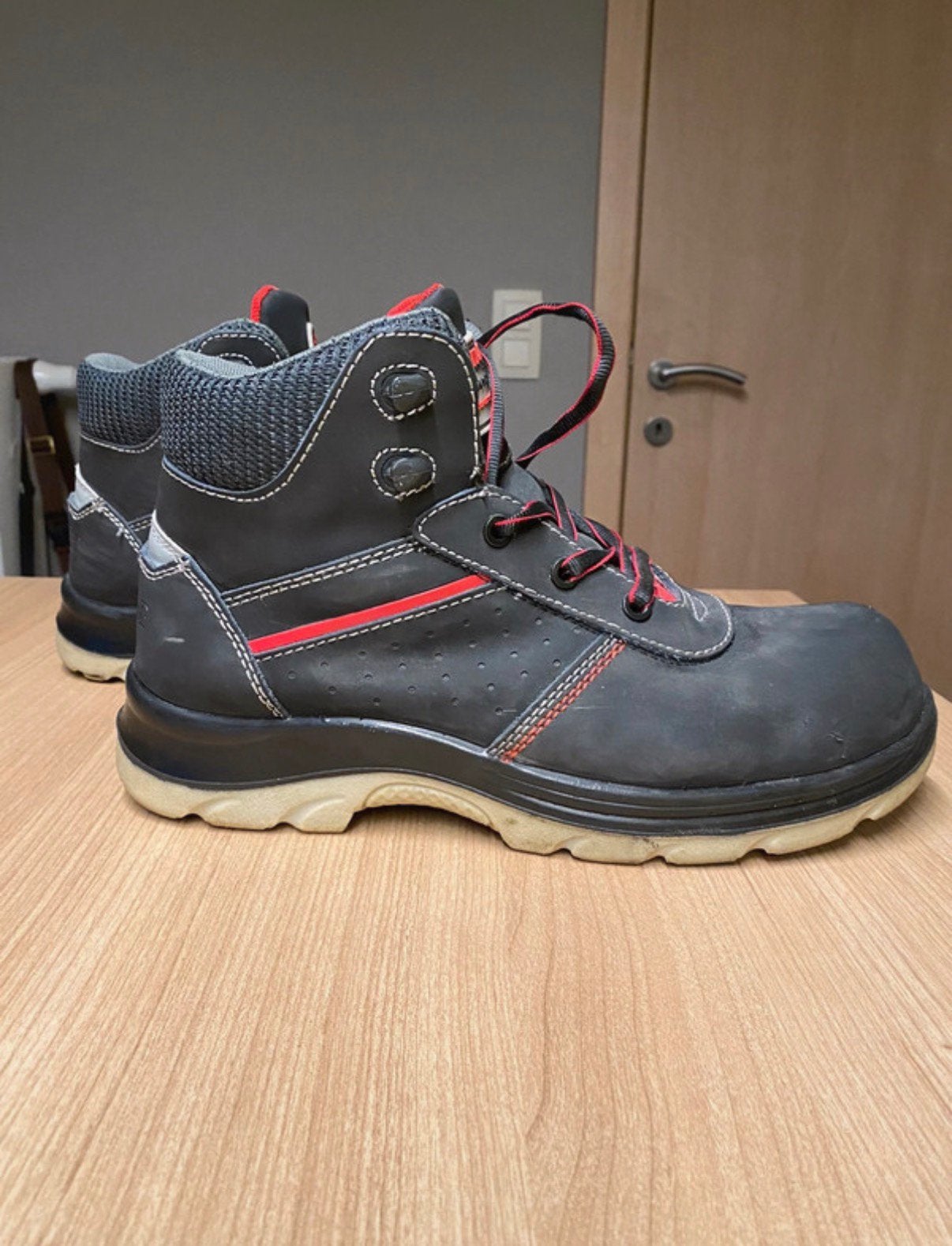 Werkschoenen safety maat 40, Doe-het-zelf en Bouw, Ophalen of Verzenden, Zo goed als nieuw