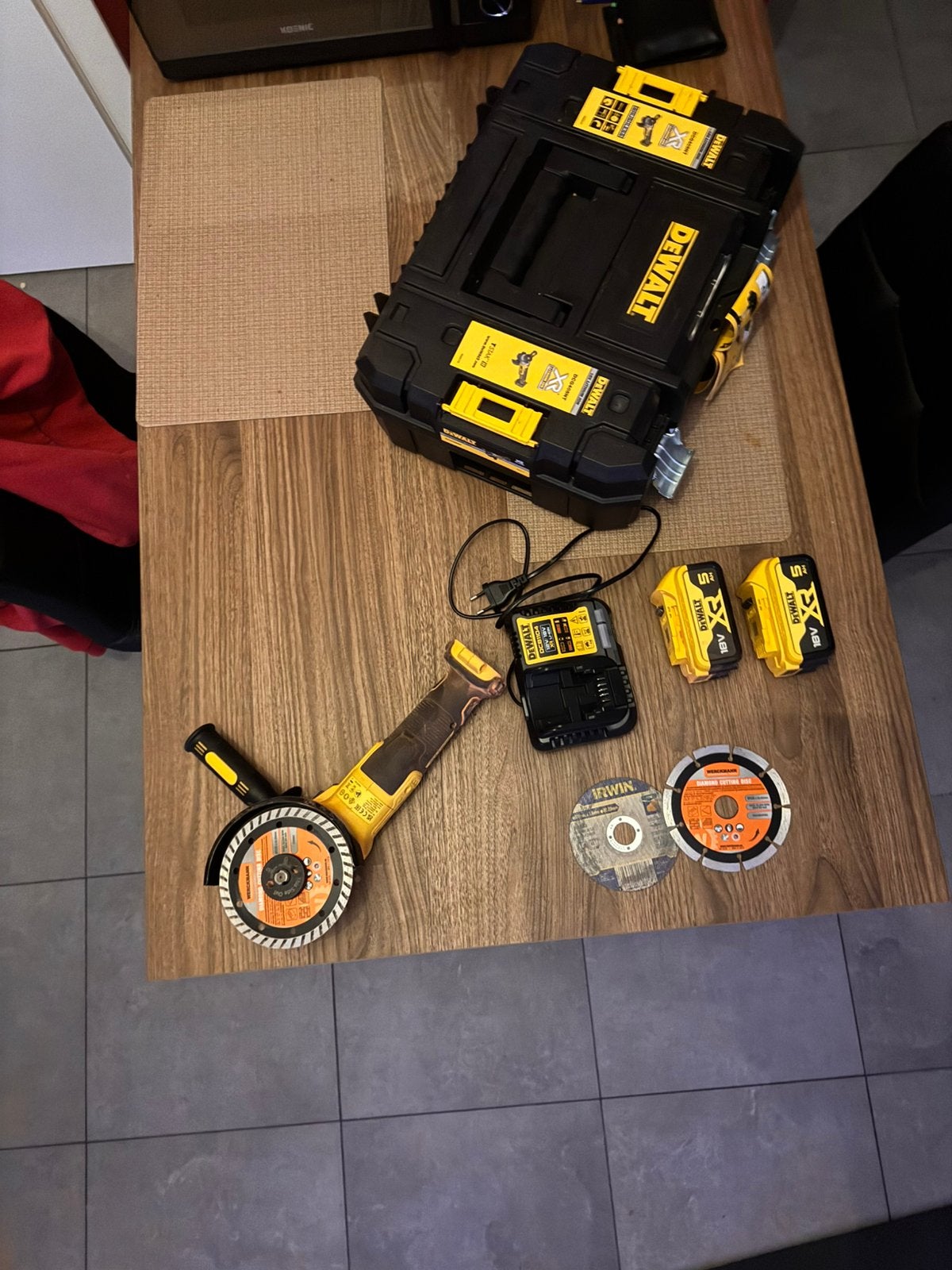 Dewalt slijpschijfje, Ophalen, Zo goed als nieuw