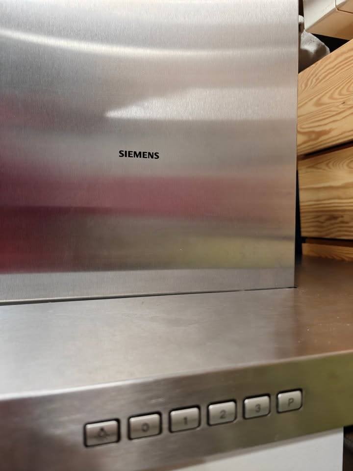 Siemens Vrijhangende Dampkap – Inox - 90 cm, Elektronische apparatuur, Afzuigkappen, Ophalen, 800 m³ per uur of meer, Zo goed als nieuw