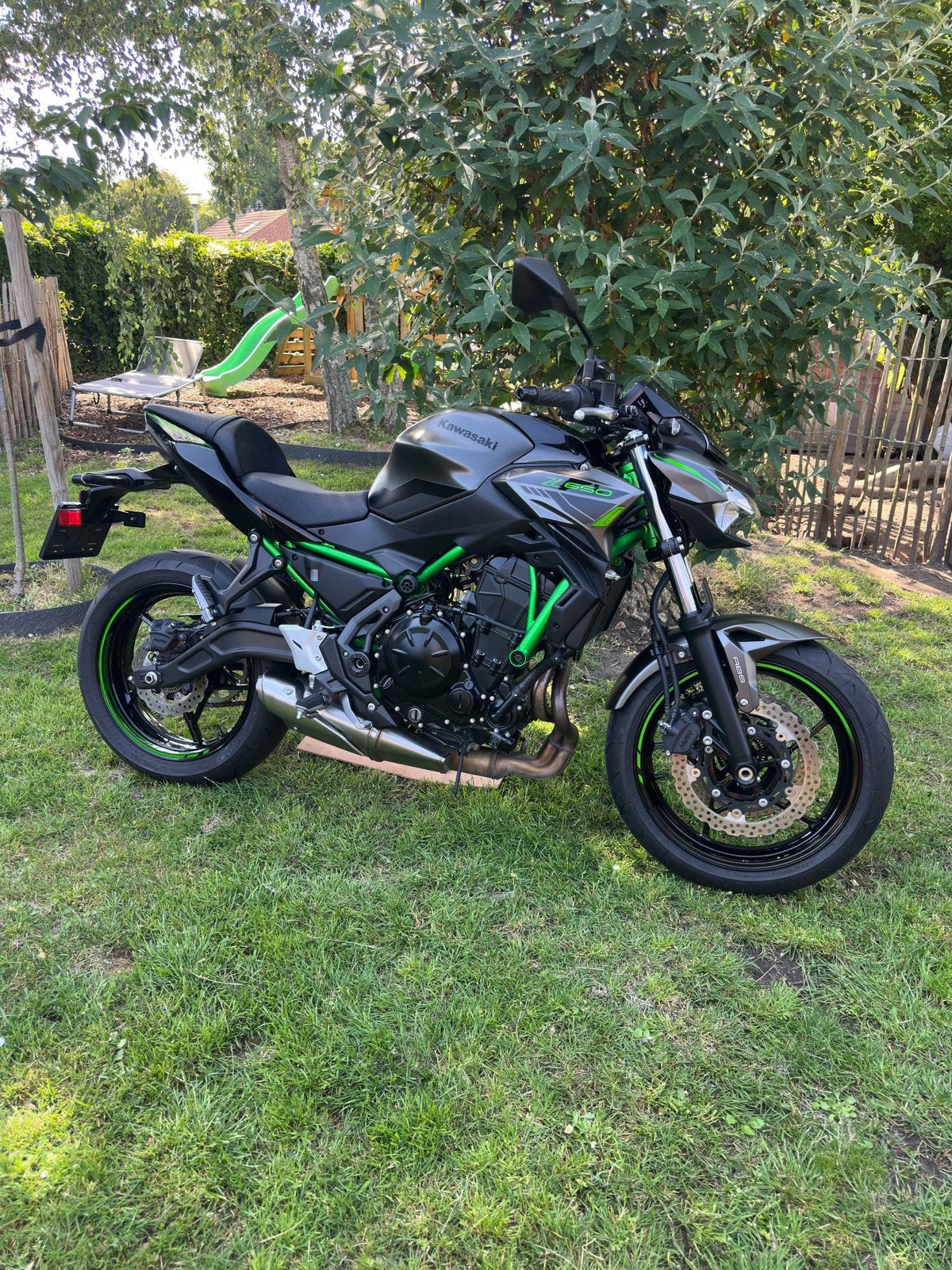 Kawasaki Z650 // A2 // 35KW // 2750km // 09/2023, Motoren, 2 cilinders, Gebruikt, Particulier, Minimaal motorrijbewijs A2