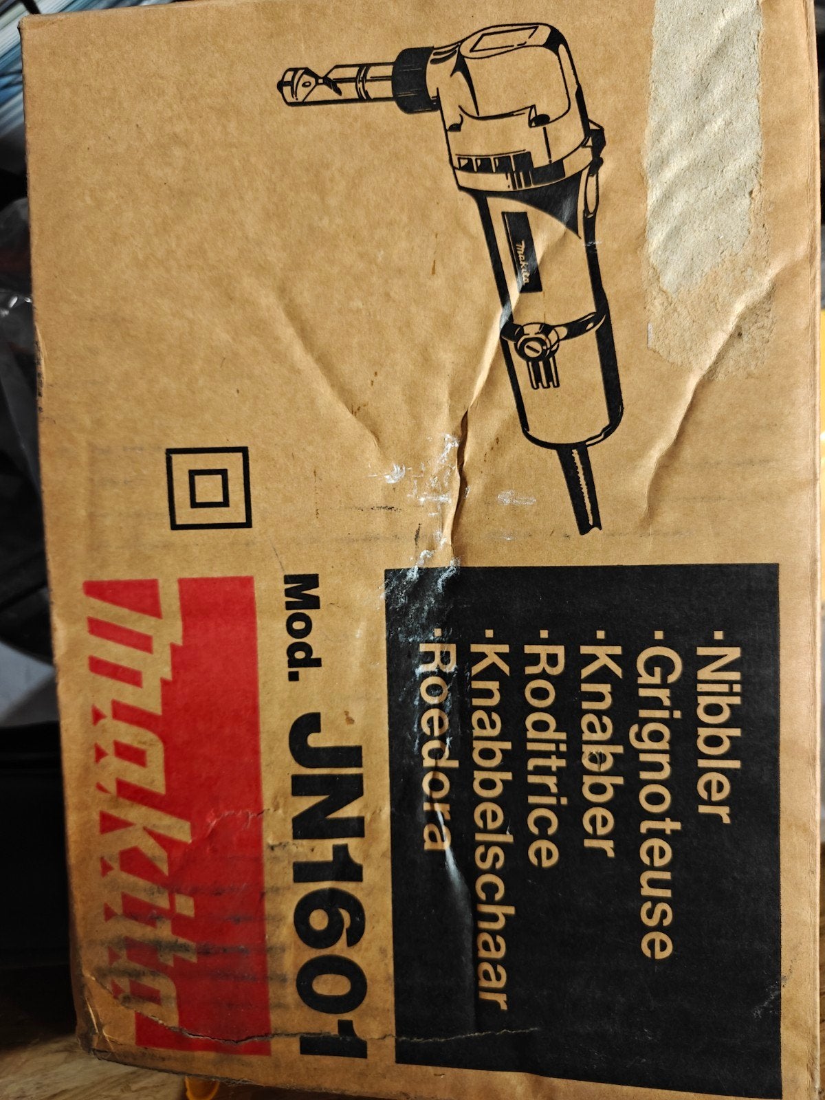 GRIGNOTEUSE MAKITA 550W, Enlèvement