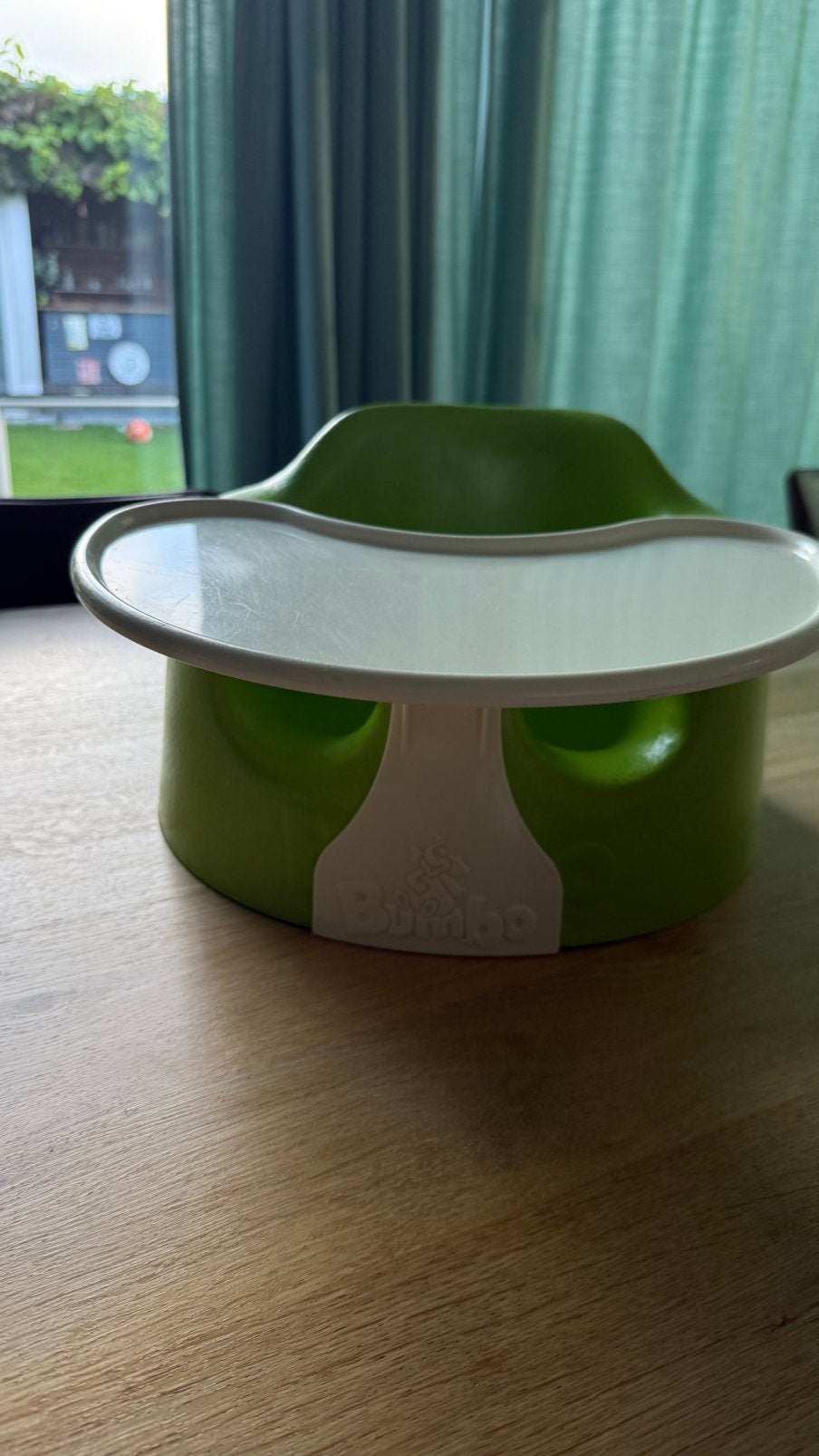 Bumbo seat - bumbo stoeltje met tafeltje, Enlèvement ou Envoi, Comme neuf