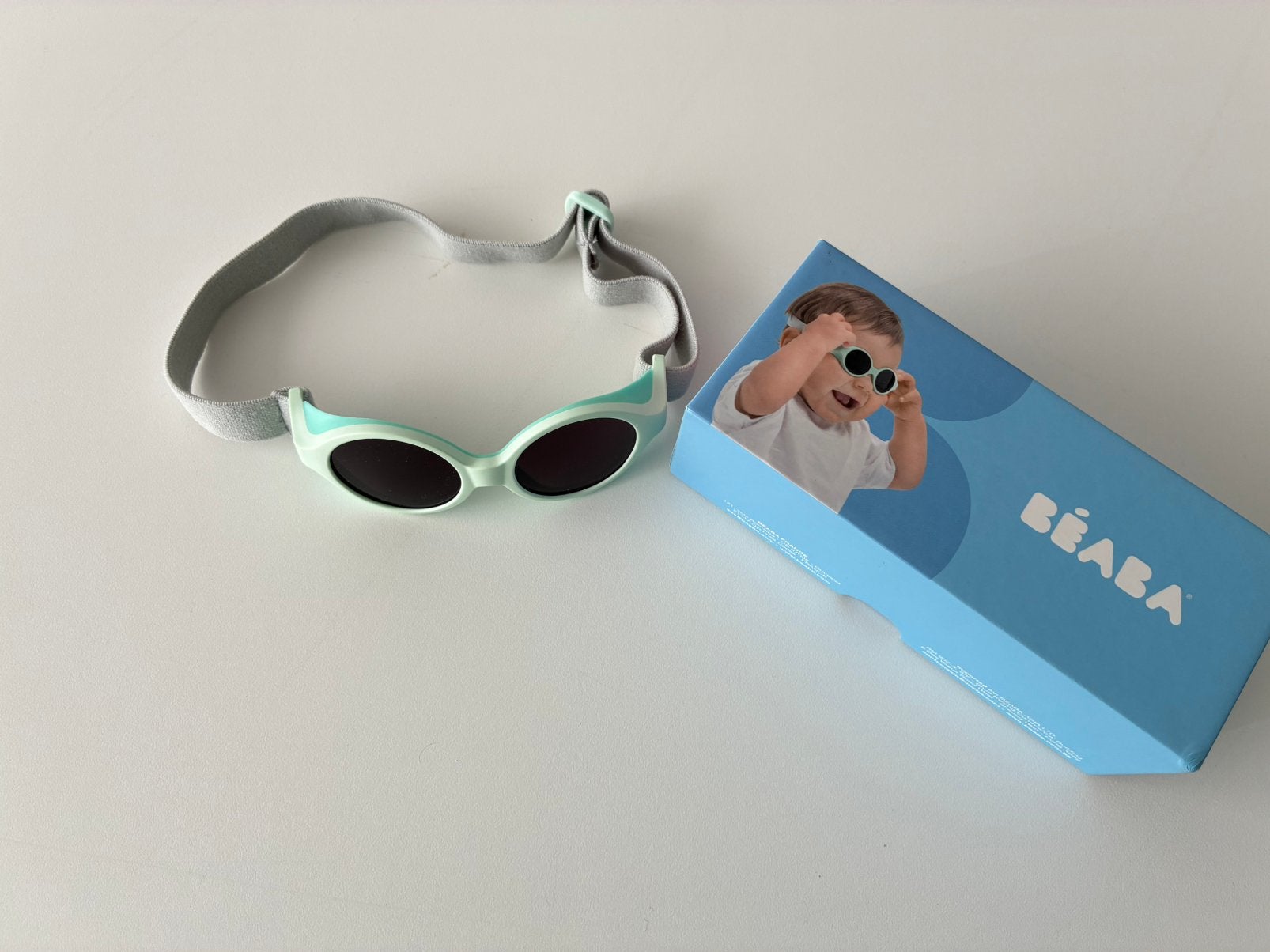 Zonnebril béaba verstelbaar, Handtassen en Accessoires, Kindersieraden, Ophalen, Zo goed als nieuw
