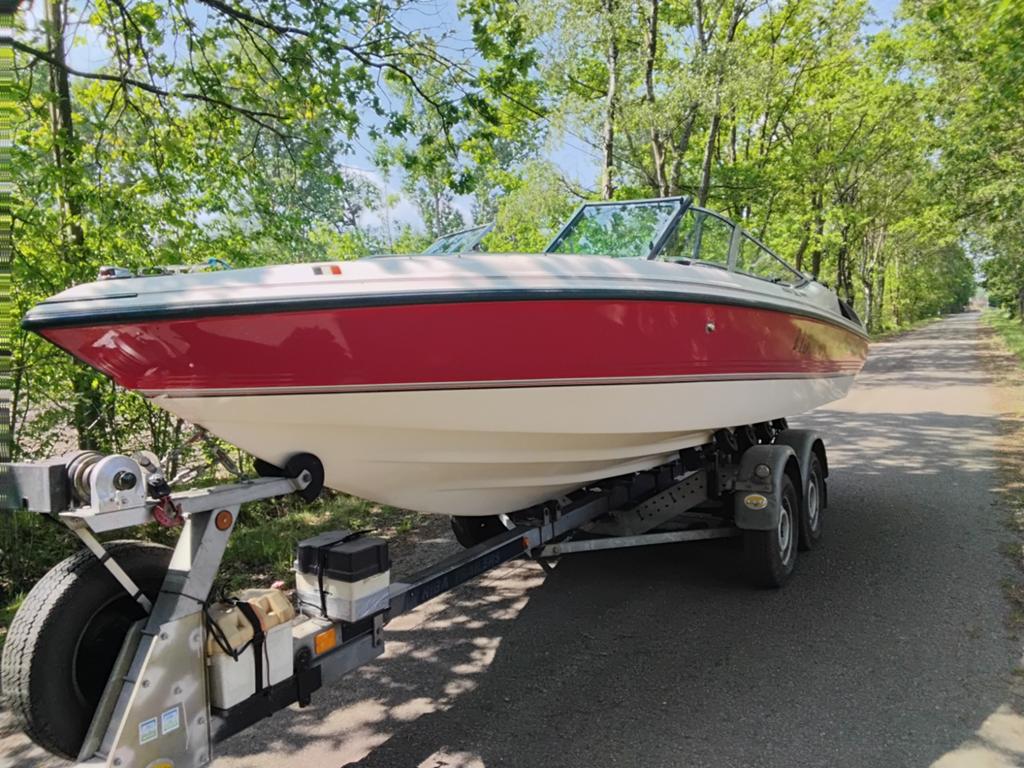 Chaparral    st. V6.     Mercury, Watersport en Boten, Speedboten, Ophalen