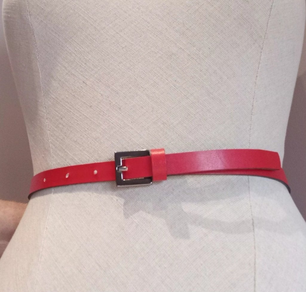 Smal, rood riempje, Kleding | Dames, Minder dan 3 cm, 90 tot 100 cm, Tailleriem, Ophalen of Verzenden