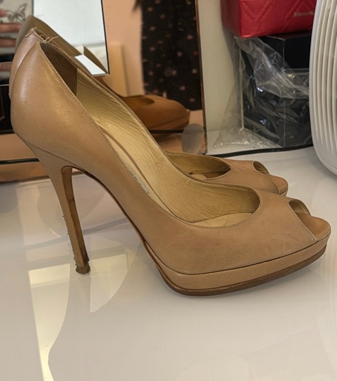 Jimmy choo, Enlèvement, Comme neuf