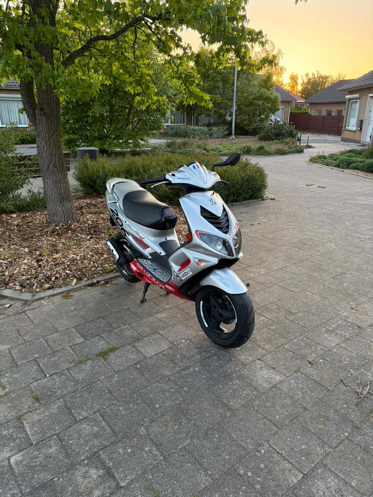 Peugeot Speedfight 2 WRC editie, Vélos & Vélomoteurs, Scooters | Peugeot, Comme neuf, Speedfight, Classe B (45 km/h), Essence