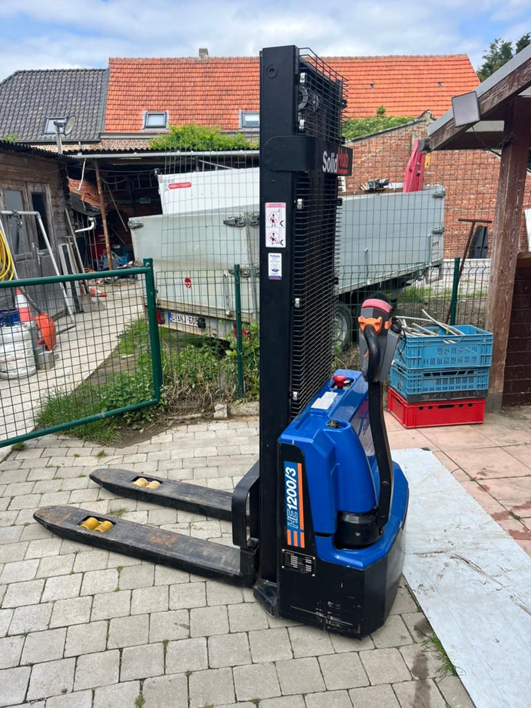 Hoogte stapelaar elektrisch, Doe-het-zelf en Bouw, Palletwagens en Pompwagens, Zo goed als nieuw, Ophalen