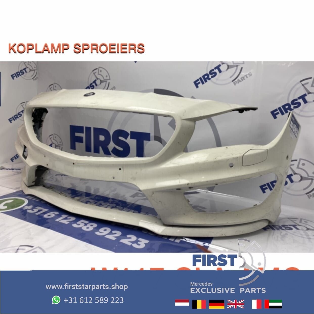 W117 CLA AMG VOORBUMPER WIT PDC / KOPLAMP SPROEIERS 2013-201, -, Voor, Ophalen of Verzenden, Bumper