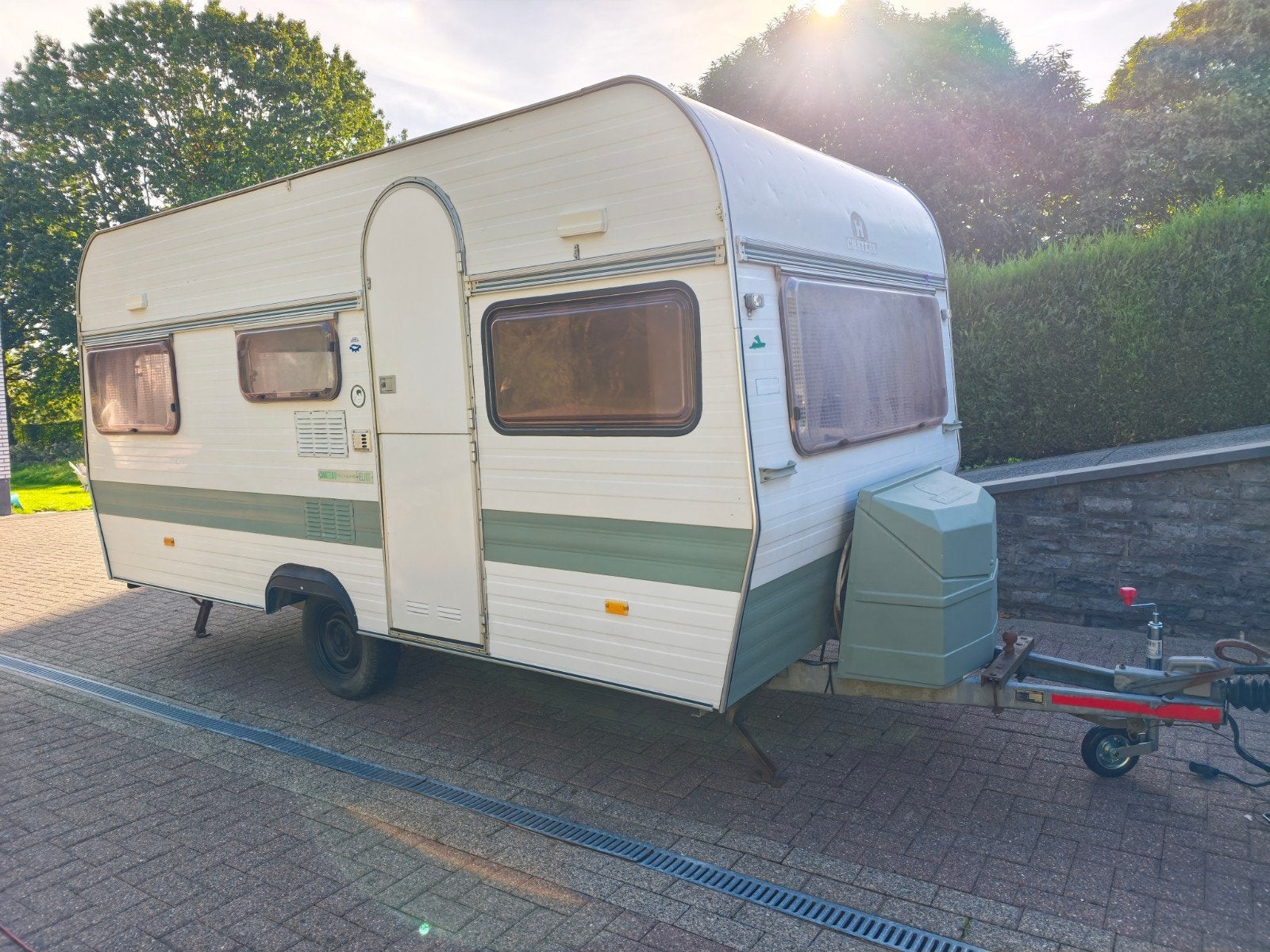 Château Elite 440 caravan uit 1978 gerenoveerd Vintage, Caravans en Kamperen, Chateau, 750 - 1000 kg, Particulier, 5 tot 6 meter