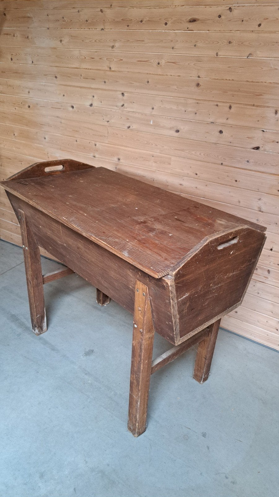 Antieke broodtrog, Ophalen