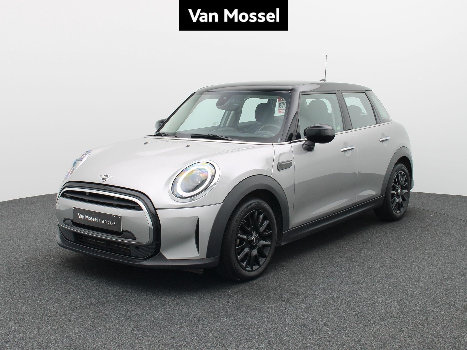 Mini Cooper 5 door COOPER 5D | PDC A | Camera | Carplay | Cr, Dealer onderhouden, Stof, Gebruikt, Zwart