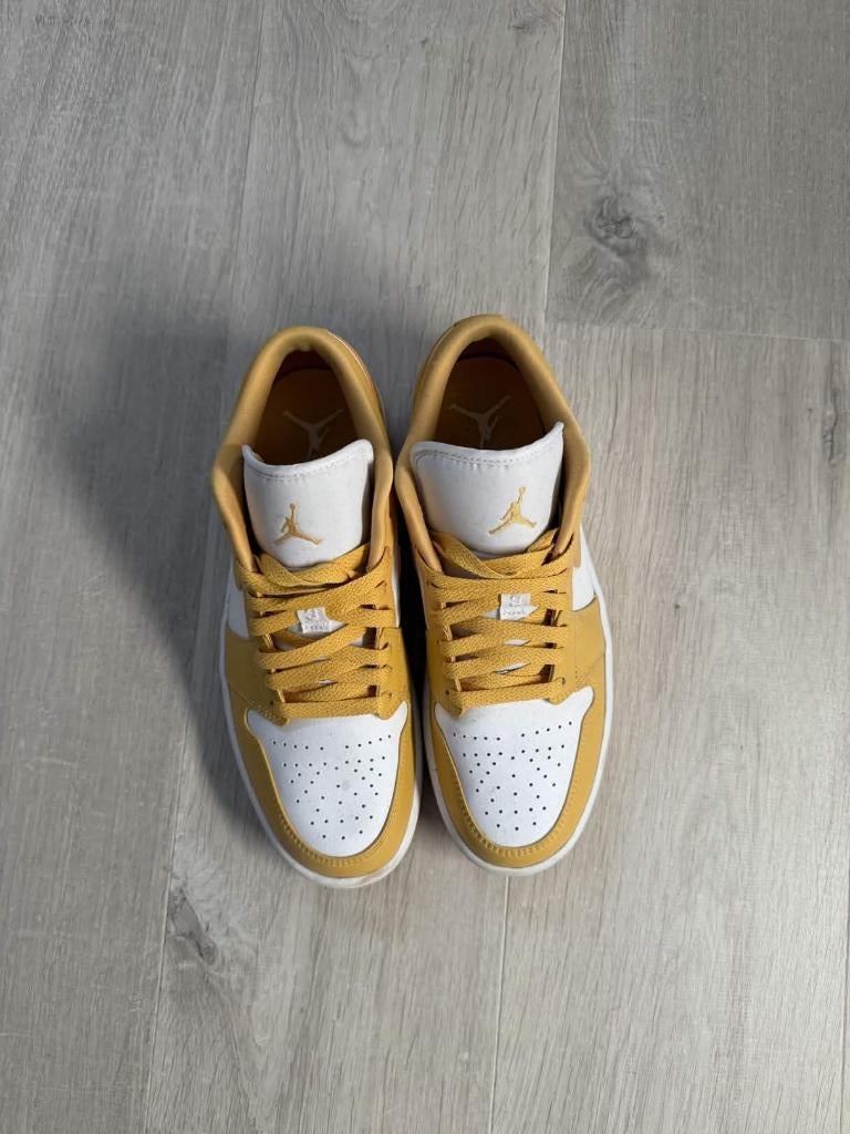 Air Jordan 1 Low Pollen, Overige kleuren, Nike, Ophalen of Verzenden, Zo goed als nieuw