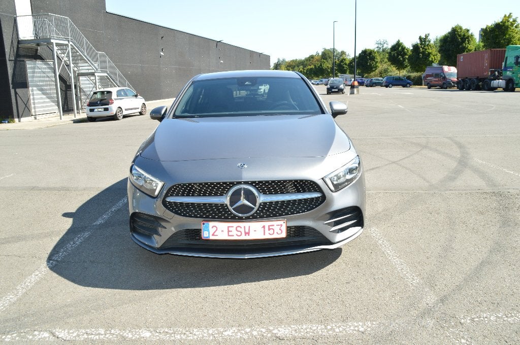 Mercedes-Benz A180 AMG Line Widescreen/Sportzetels, Autos, 100 kW, Achat, Alcantara, Noir