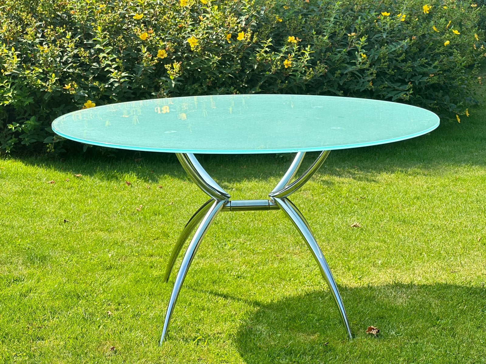 Design eettafel met matglazen blad -ø 135cm, Antiquités & Art, Art | Objets design, Enlèvement, 72 cm, Table, Verre