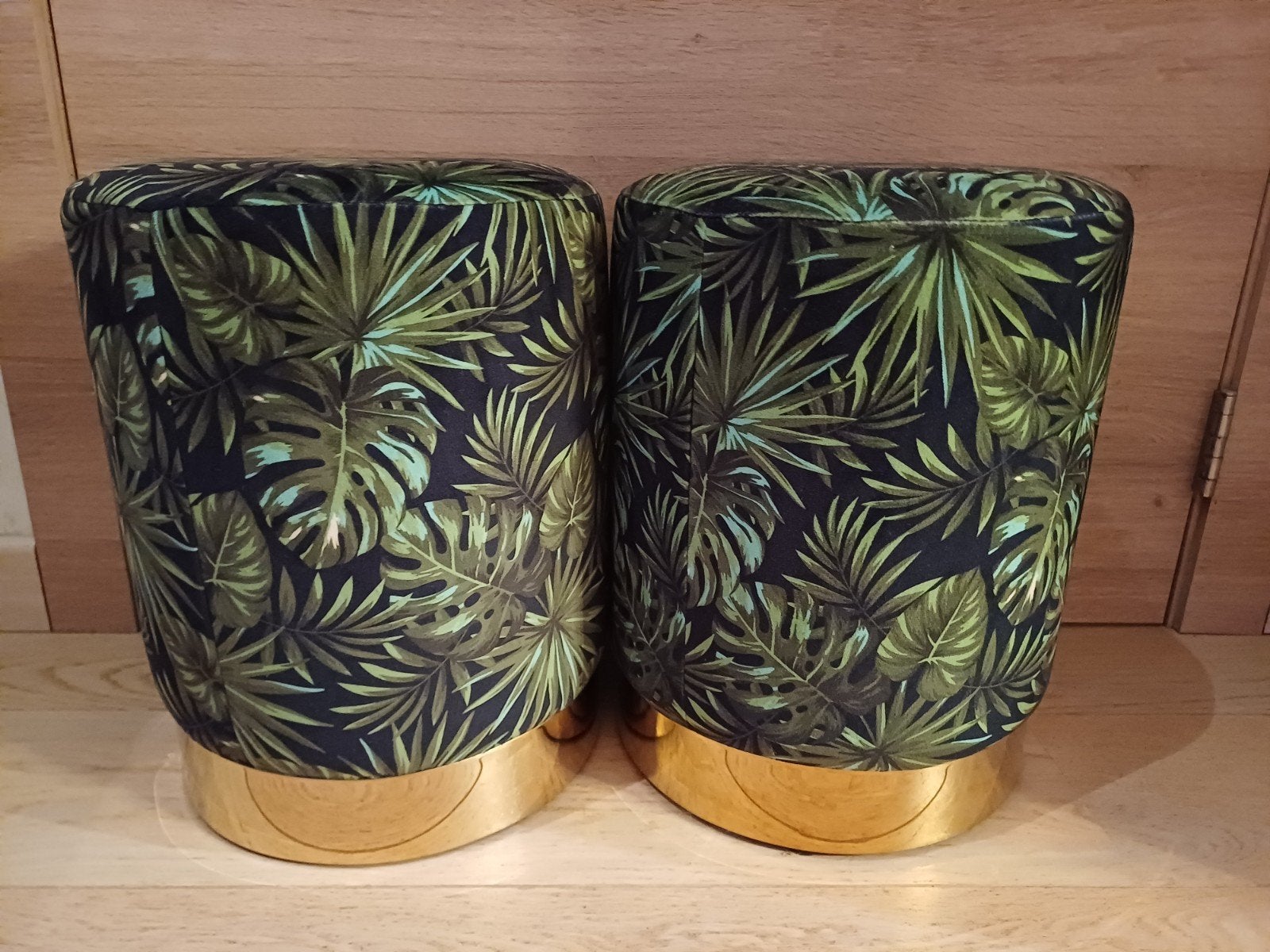 2 poefs met exotisch motief, Ophalen, Zo goed als nieuw, Rond