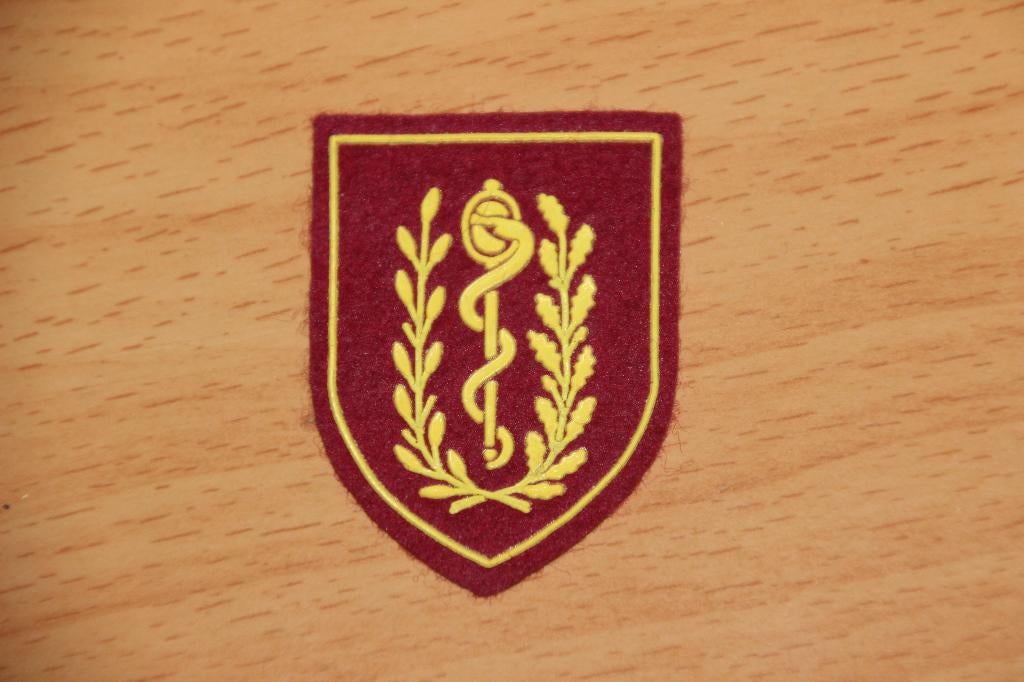 Borstbadge „Dokter” van ABL Medische Dienst, Verzamelen, Verzenden, Overige soorten, Embleem of Badge
