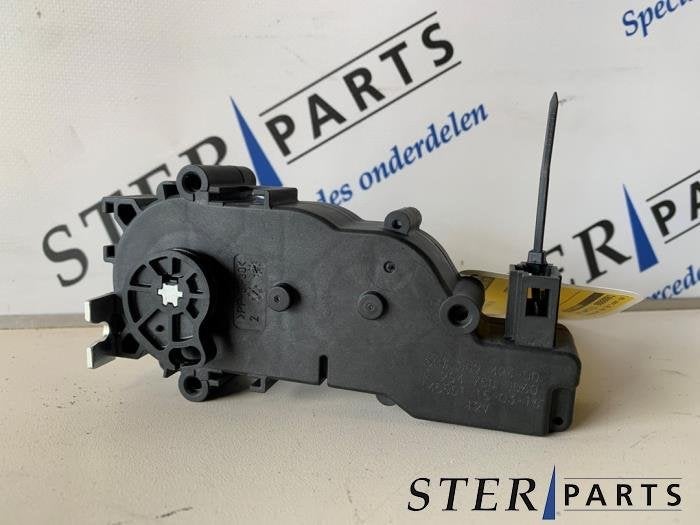Moteur fermeture auxiliaire hayon d'un Mercedes C-Klasse, 3 mois de garantie, Utilisé, -, -