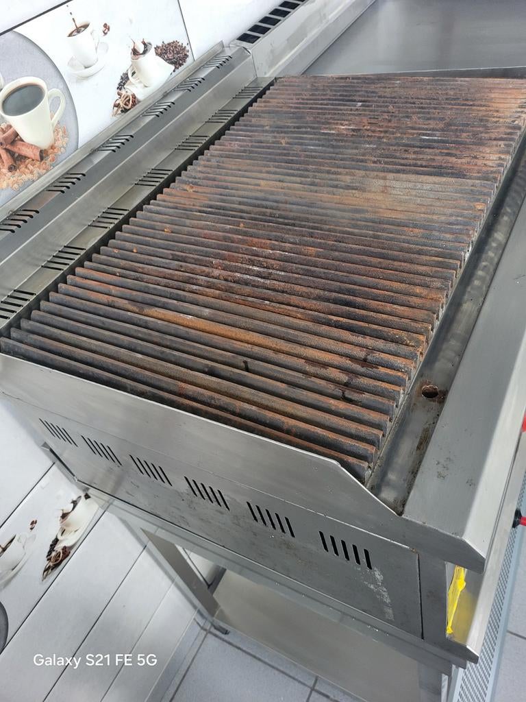 Grill à gaz en pierre de lave