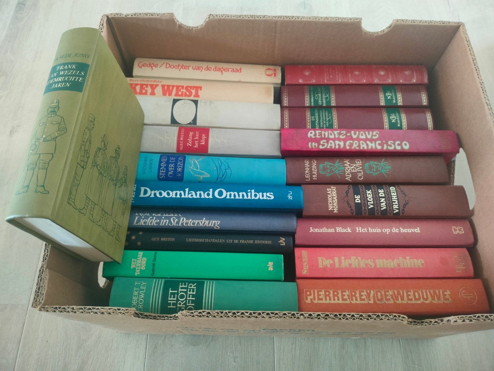 Spotprijs: 20 boeken voor 10 euro (nieuwstaat), Ophalen, Zo goed als nieuw, Populaire fictie