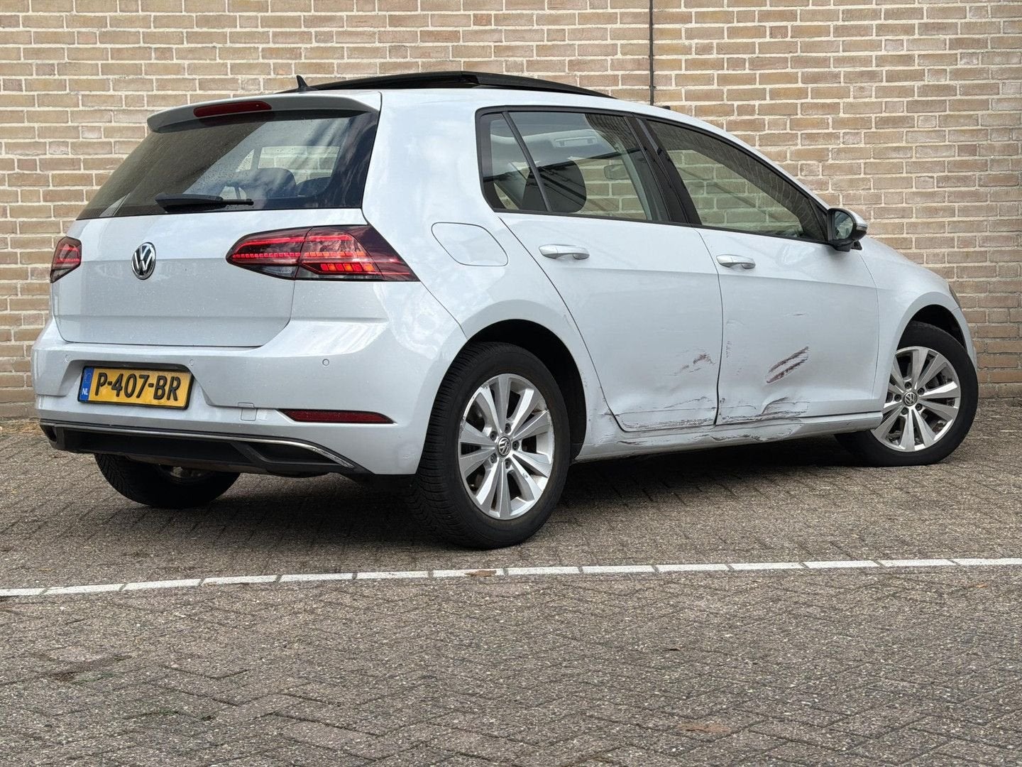 Volkswagen Golf 1.4 TSI Highline | € 5.750,- NETTO! | Pano |, Auto's, 121 g/km, Zwart, Wit, Bedrijf