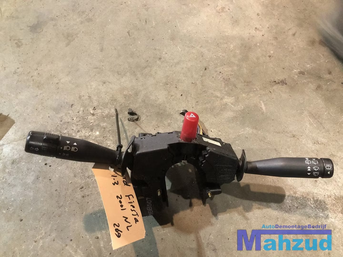 Ford Fiesta 4 knipperlicht schakelaar combischakelaar alarm, Info@ford.com, Ford Motor Company, American Road 1
48126  Dearborn