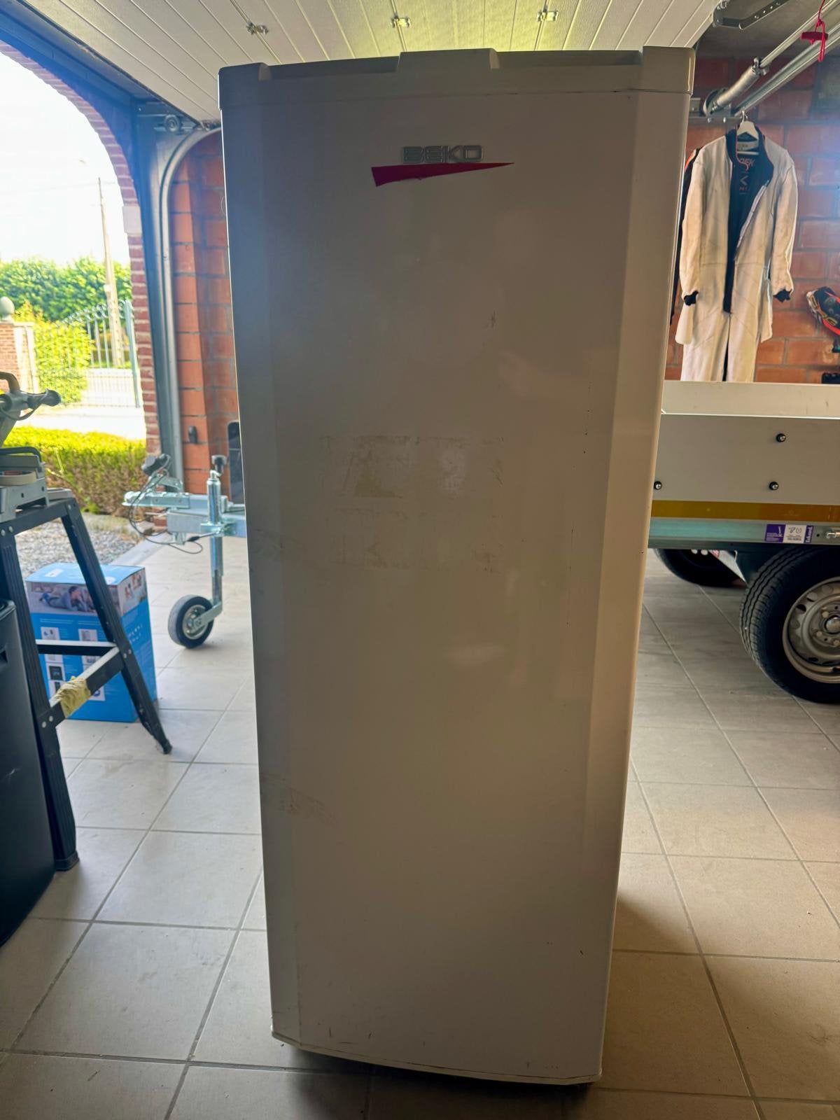 Réfrigérateur BEKO, Electroménager, Sans bac à congélation, Utilisé, 200 litres ou plus, 45 à 60 cm