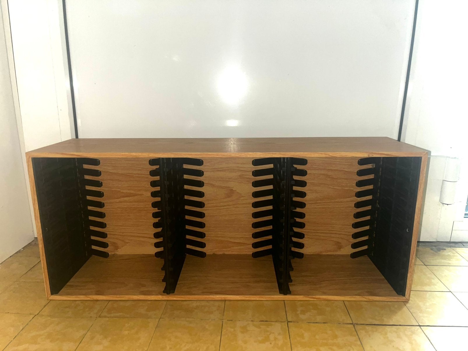 Dvd houder kast hout, Huis en Inrichting, Ophalen, Zo goed als nieuw, Hout