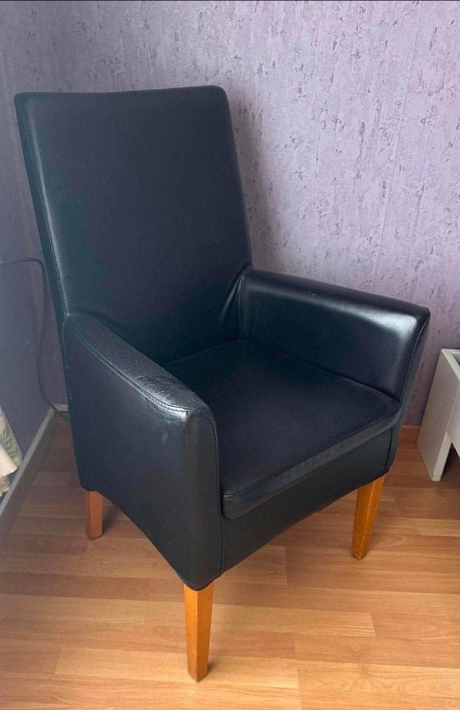 2 zwarte ARMSTOELEN – zeer goede staat – €75, Enlèvement, Comme neuf, Moins de 75 cm, Moins de 50 cm