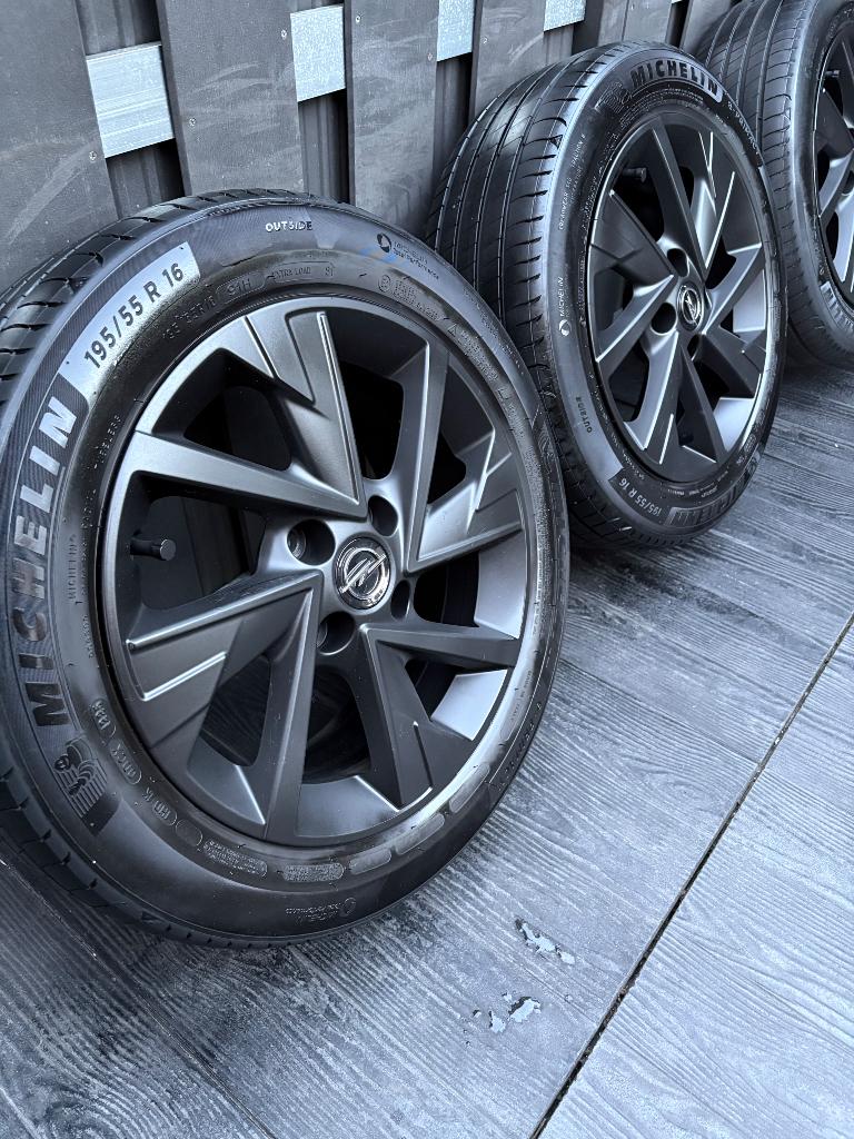 OPEL CORSA F 16 inch orginele velgen Onyx Black 4X108 6.5J, Auto-onderdelen, Banden en Velgen, Ophalen, 16 inch, Banden en Velgen