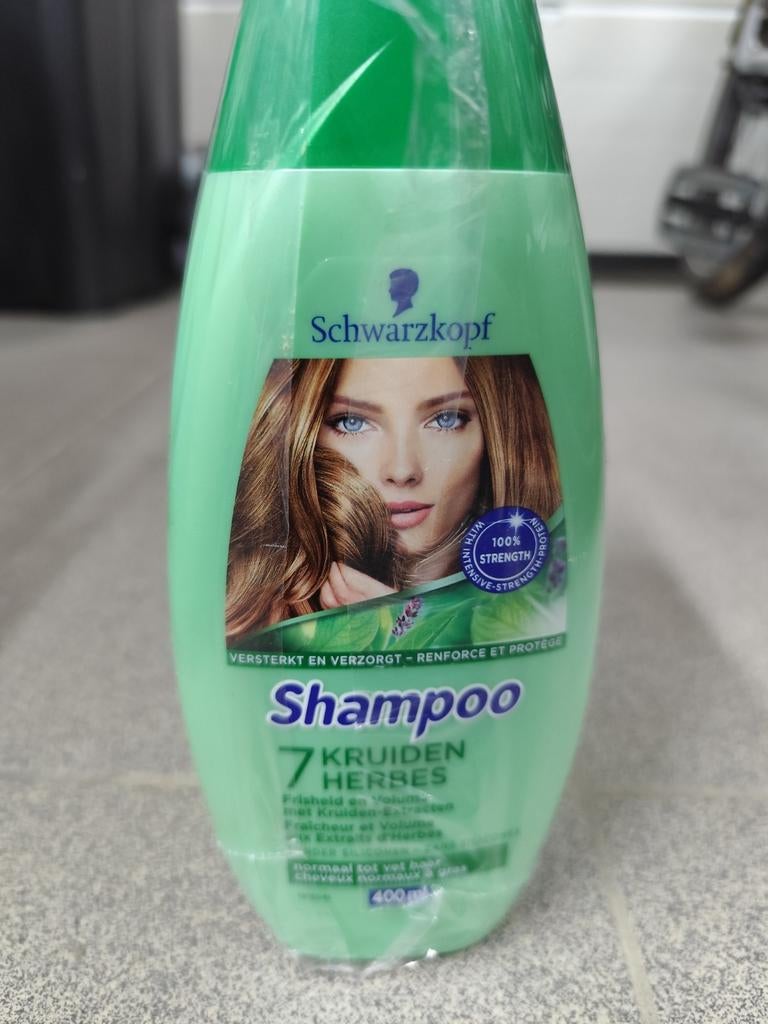 Lot de 5 bouteilles de shampoing Schwarzkopf, Enlèvement