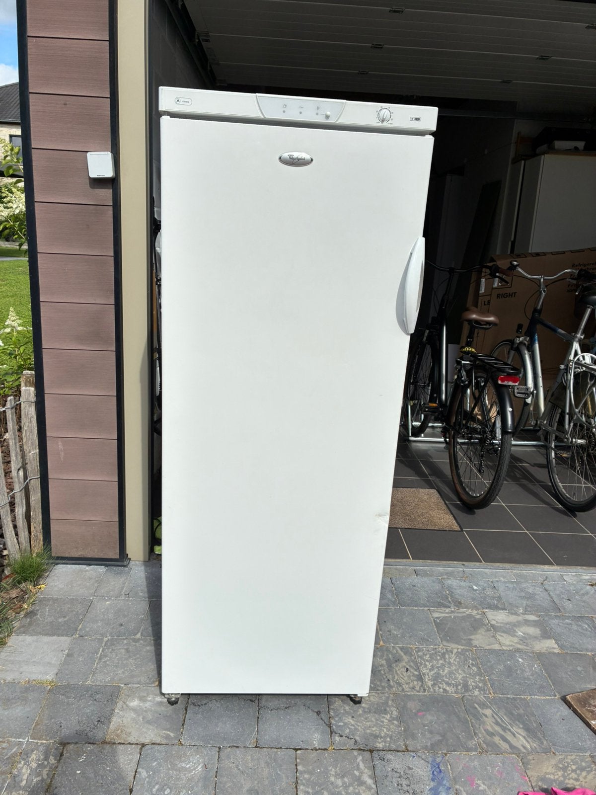 Vrijstaande diepvriezer te koop, merk whirlpool, Gebruikt, Energieklasse A of zuiniger, 140 tot 160 cm, Ophalen