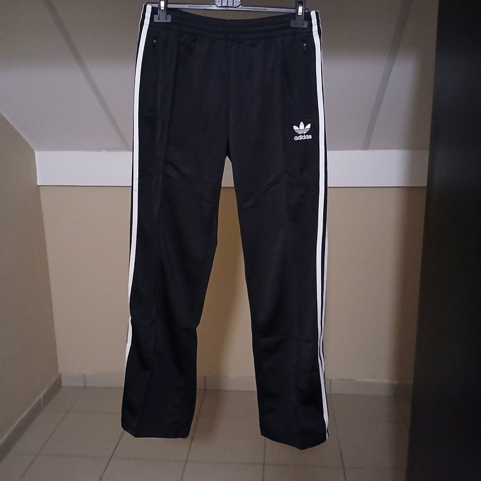 pantalons de jogging de la marque Adidas, Vêtements | Femmes, Neuf, Taille 38/40 (M), Enlèvement ou Envoi, Adidas