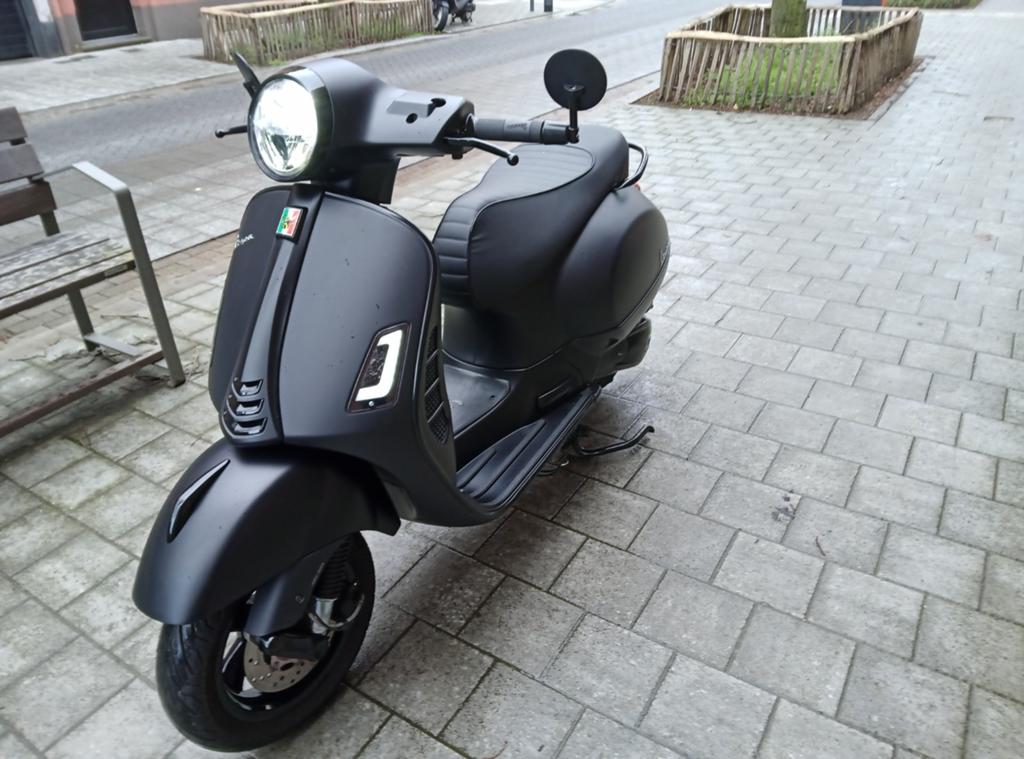 Vespa GTS 300 notte!, Bedrijf