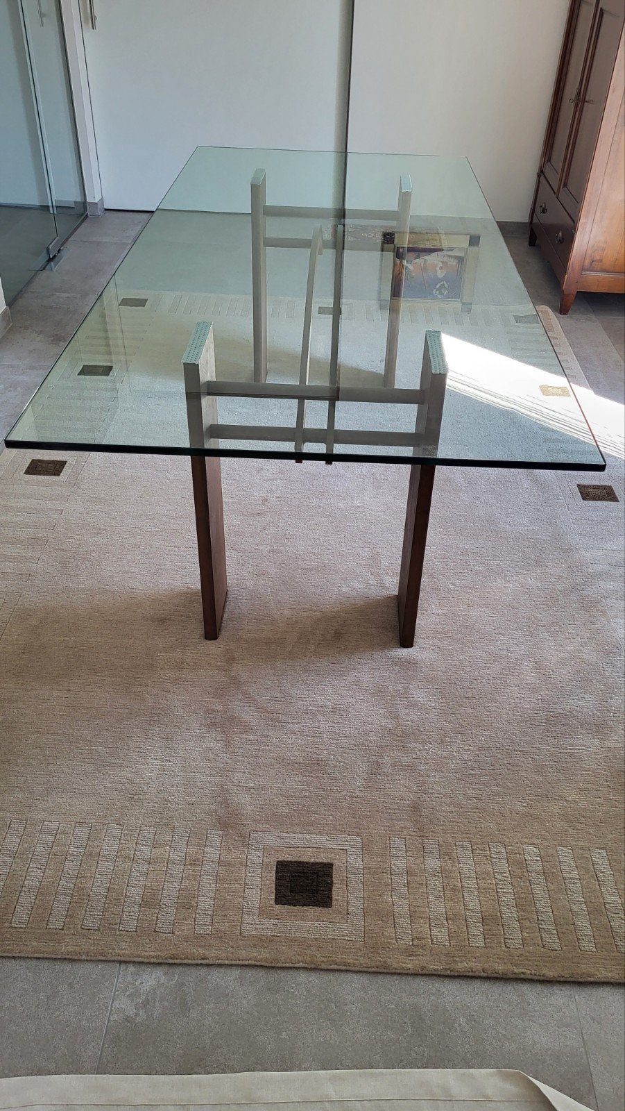 Glazen tijdloze tafel met zeer mooi onderstel, Ophalen