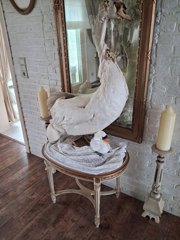 Antiek Vitrine Kastje en 2 Vintage Kandelaars, VERKOCHT, Antiek en Kunst, Ophalen