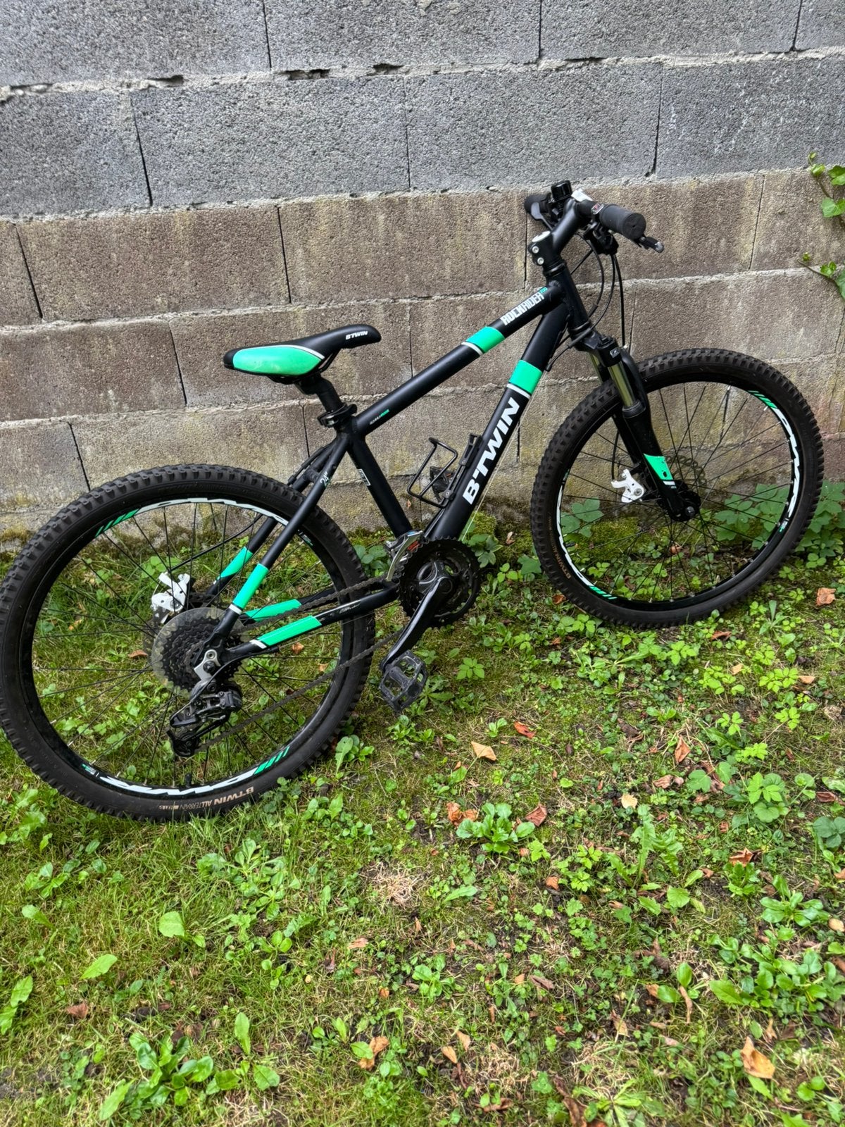 BTWIN ROCKRIDER 700 24 inch 24V in zeer goede staat., Fietsen en Brommers, Ophalen, Zo goed als nieuw